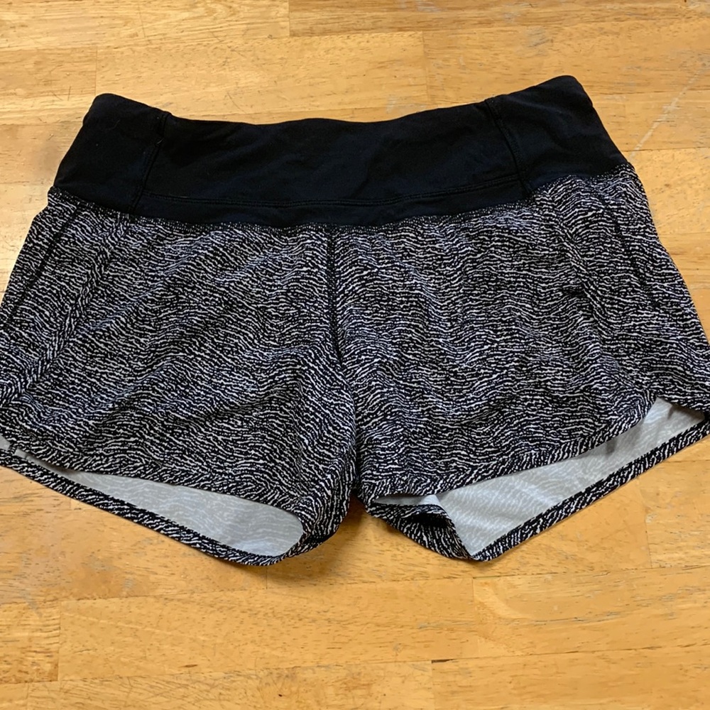 SIZE 4 LULULEMON SHORTS